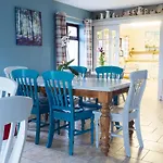 Lakeland House Hostel