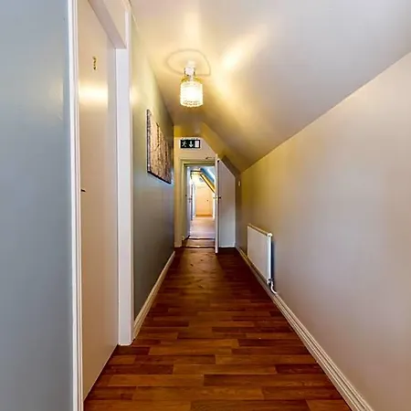 Lakeland House Hostel Cong