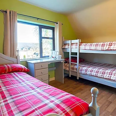 Lakeland House Hostel *