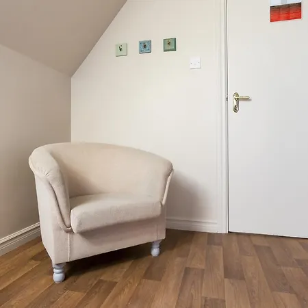 Hostel Lakeland House