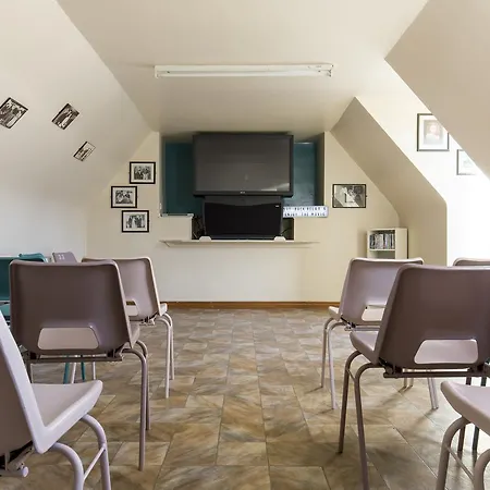 Lakeland House קונג