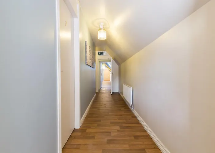 Lakeland House Vandrerhjem *